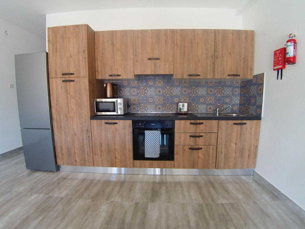F7 Room 2, Private Bedroom Two Single Beds Shared Bathroom In Shared Flat 음시다 외부 사진